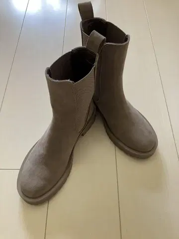 H&M 첼시 부츠 새상품 사이즈 38 (24cm)