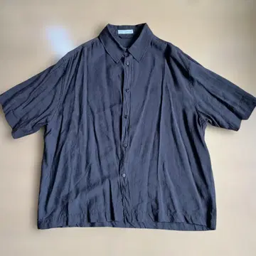 ZARA 플루이드 릴랙스 핏 셔츠