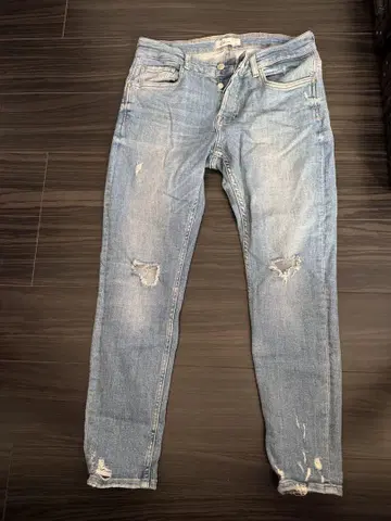 ZARA 데미지 가공 라이트 블루 슬림 데님