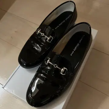 츠모리 치사토 워크 블랙 로퍼