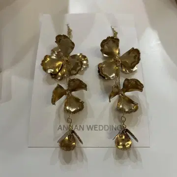 ANAN WEDDING 골드 꽃 모티브 귀찌