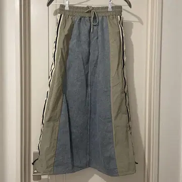 [26년 데님] 사이드 배색 데님 스커트 - 베이지 / F 새상품급