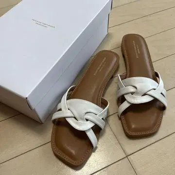 플랫 샌들