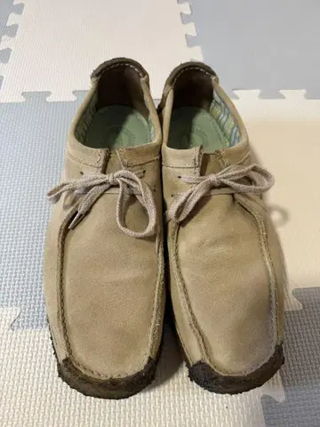 Clarks 왈라비 베이지 로퍼