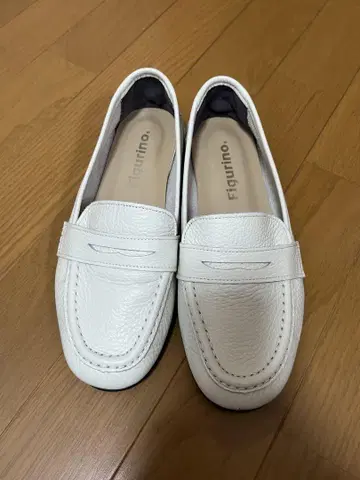Figurino 화이트 가죽 로퍼 23cm