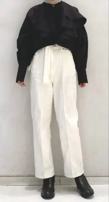 Lily Brown CP 스티치 하이라이즈 데님 팬츠 사이즈 0
