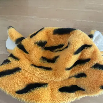 티거 귀 달린 플리스 모자