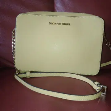MICHAEL KORS 옐로우 컬러 숄더백