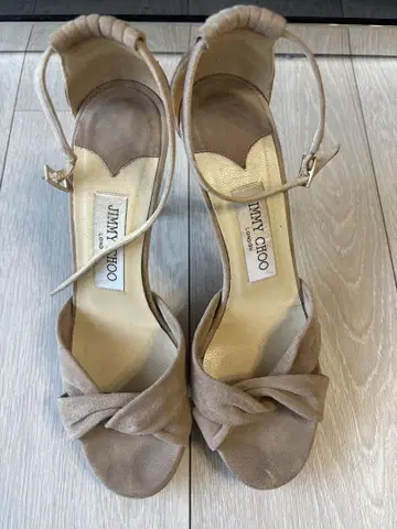 JIMMY CHOO 베이지 하이힐 펌프스