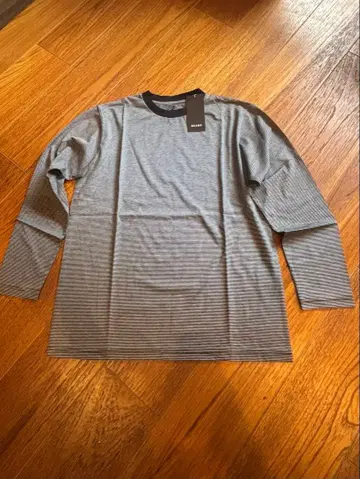 미사용 새상품 그레이 스트라이프 긴팔 티셔츠 택 포함 2