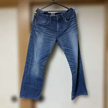 에드윈 데님 블루 스트레이트 레그 팬츠