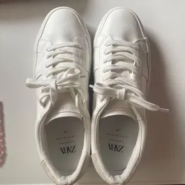 ZARA 스니커즈