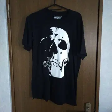 Bounty Hunter 스컬 티셔츠 M 사이즈 바운티 헌터