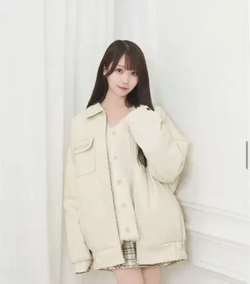 rosemuse 페이크 레더 아우터 아이보리 로제뮤
