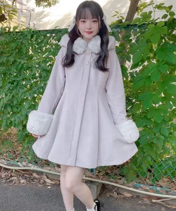 로지타 코트
