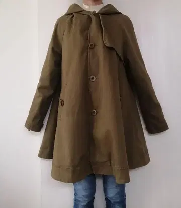 후드 부착 올리브색 A라인 코트