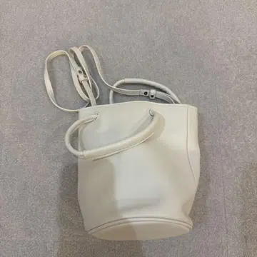 H.V.F.N 백 숄더