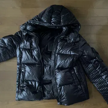 TATRAS 블랙 다운 자켓 후드 부착