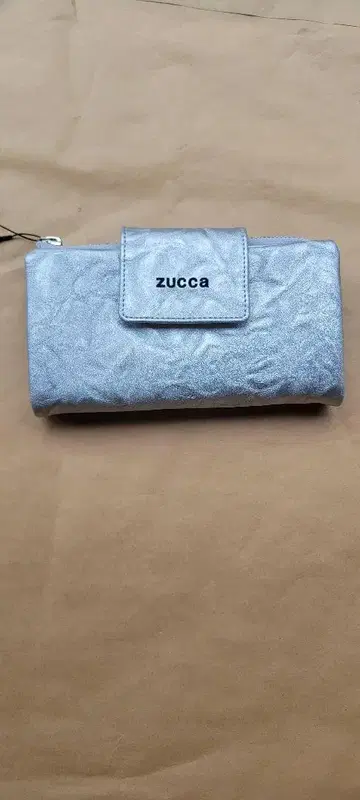 ZUCCa 엠보싱 지갑 (장지갑)