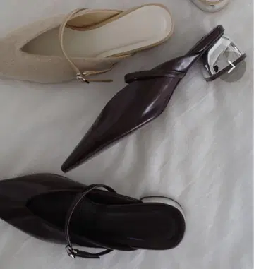 MODERN 커팅 메탈 힐 뮬