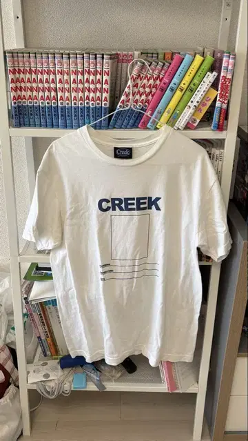 CREEK 프린트 화이트 T셔츠