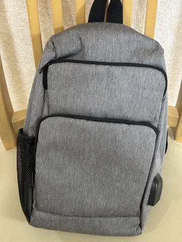 그레이 메쉬 포켓 부착 백팩