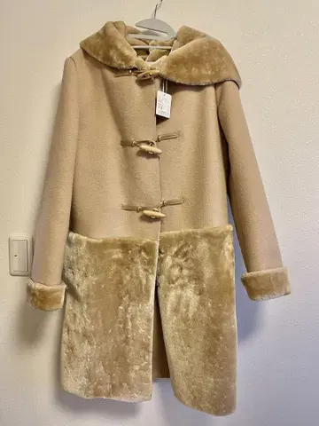 미사용 새상품 반값! QUALITY 베이지 더플 코트