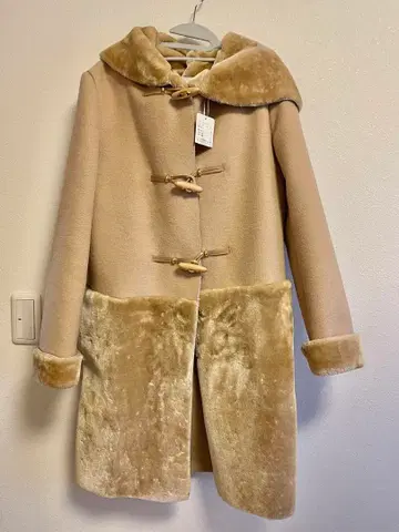 미사용 새상품 반값 이하! QUALITY 베이지 더플 코트