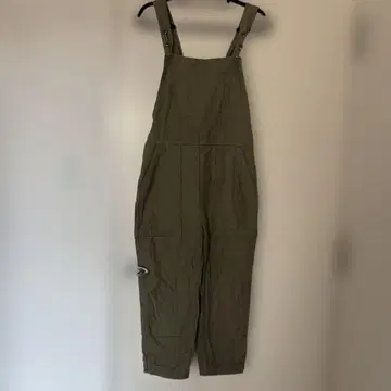 올리브 컬러 오버롤