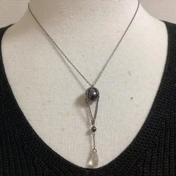 SWAROVSKI 블랙 펜던트 목걸이