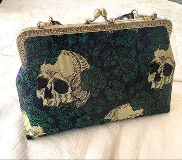 해골과 장미의 핸드백