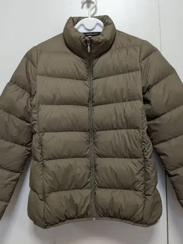 무인양품 카키 다운 자켓