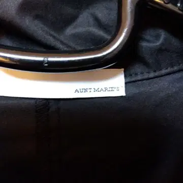 AUNT MARIE'S 블랙 테일러드 자켓