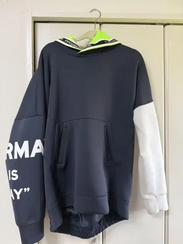 DECEMBAY 후드 부착 네이비 후드티
