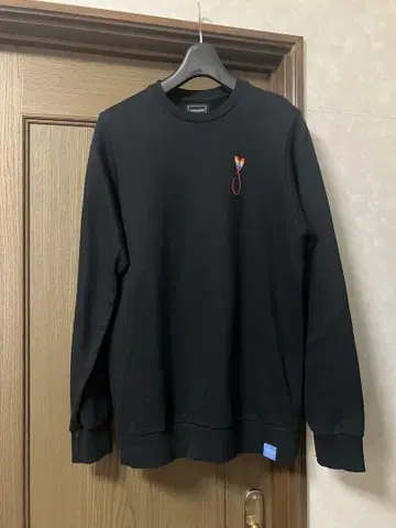 maison honore 하트 자수 맨투맨