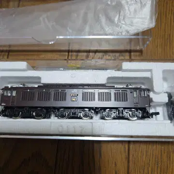 EF64-41 브라운