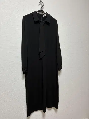 블랙 리본 포함 원피스 레리안