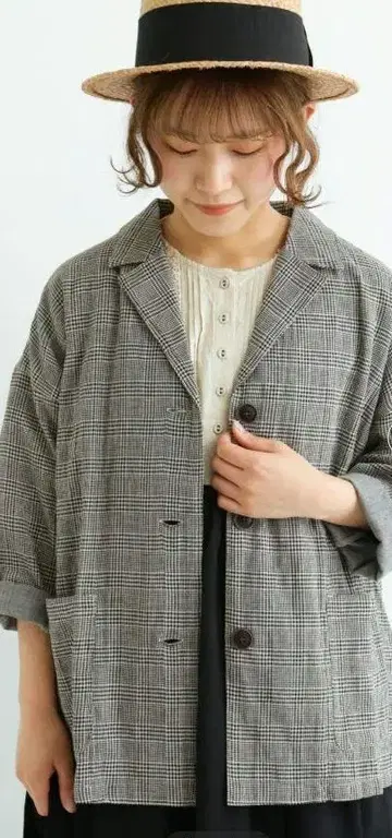 새상품 사만사 모스모스 체크 7부 소매 자켓 블랙