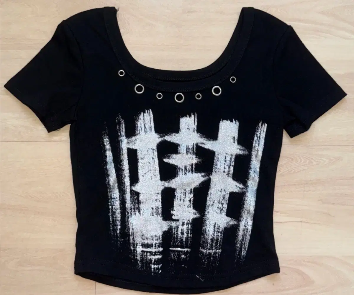 Black printing crop short-sleeved t-shirt