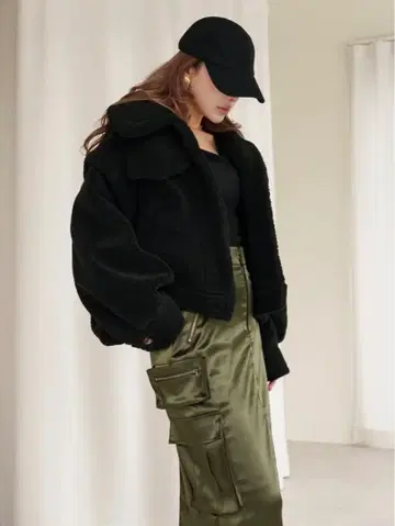 WIDE 칼라 보아 코트