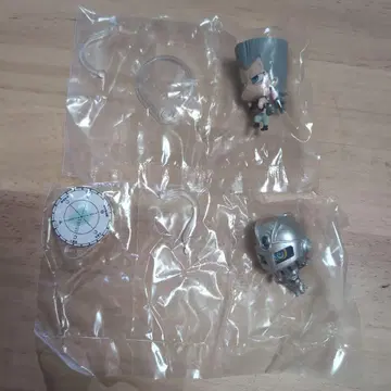 피규어 캐릭터 실버 약 5cm 새상품