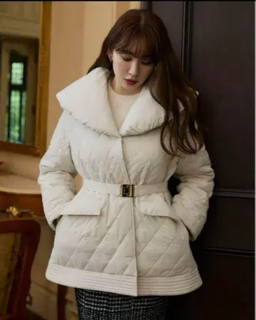 하립투 화이트 퀼팅 다운 자켓 옷걸이 포함