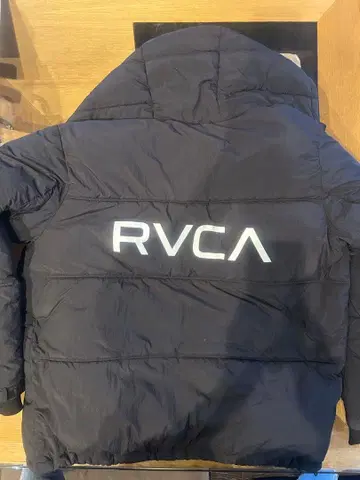 RVCA 후드 부착 다운 자켓 블랙