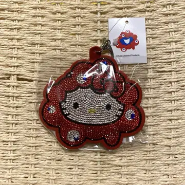 오사카 간사이 만박 미야쿠미야쿠 헬로키티 콜라보 반짝이 가죽 키링
