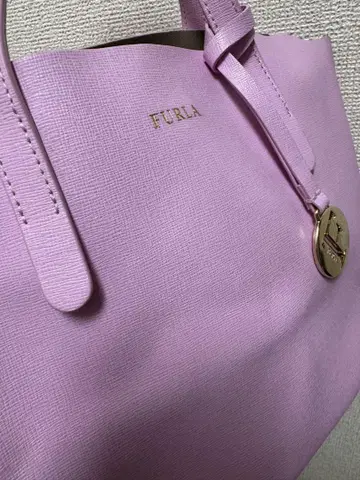 FURLA 메탈 참 포함 핸드백