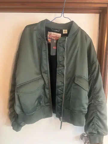 LEVI'S MA-1 스타일 자켓 올리브 그린