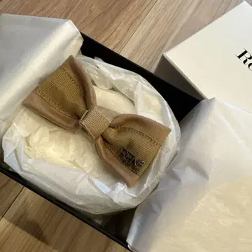 Rene 루네 베이지 리본 브로치 액세서리
