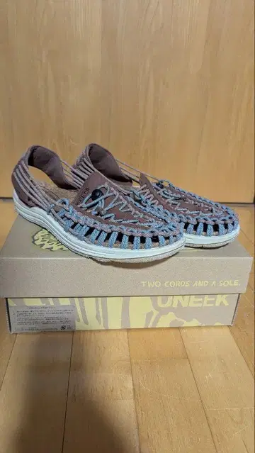 KEEN 유니크 샌들