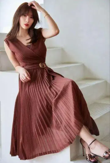 her lip to Twinkle Pleated KnitDress