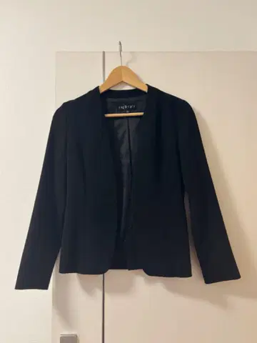 INDIVI 블랙 노카라 자켓 05 사이즈